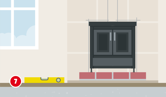 Illustration mit dem Titel „Schritt 7“ einer Hagebau-Anleitung zum Selbstbau eines Kaminofens. Der Kaminofen ist nun auf dem gemauerten Sockel positioniert und ausgerichtet. Eine Wasserwaage liegt links auf dem Boden. Markierungslinien an der Wand zeigen, dass der Ofen exakt mittig und gerade ausgerichtet wurde.